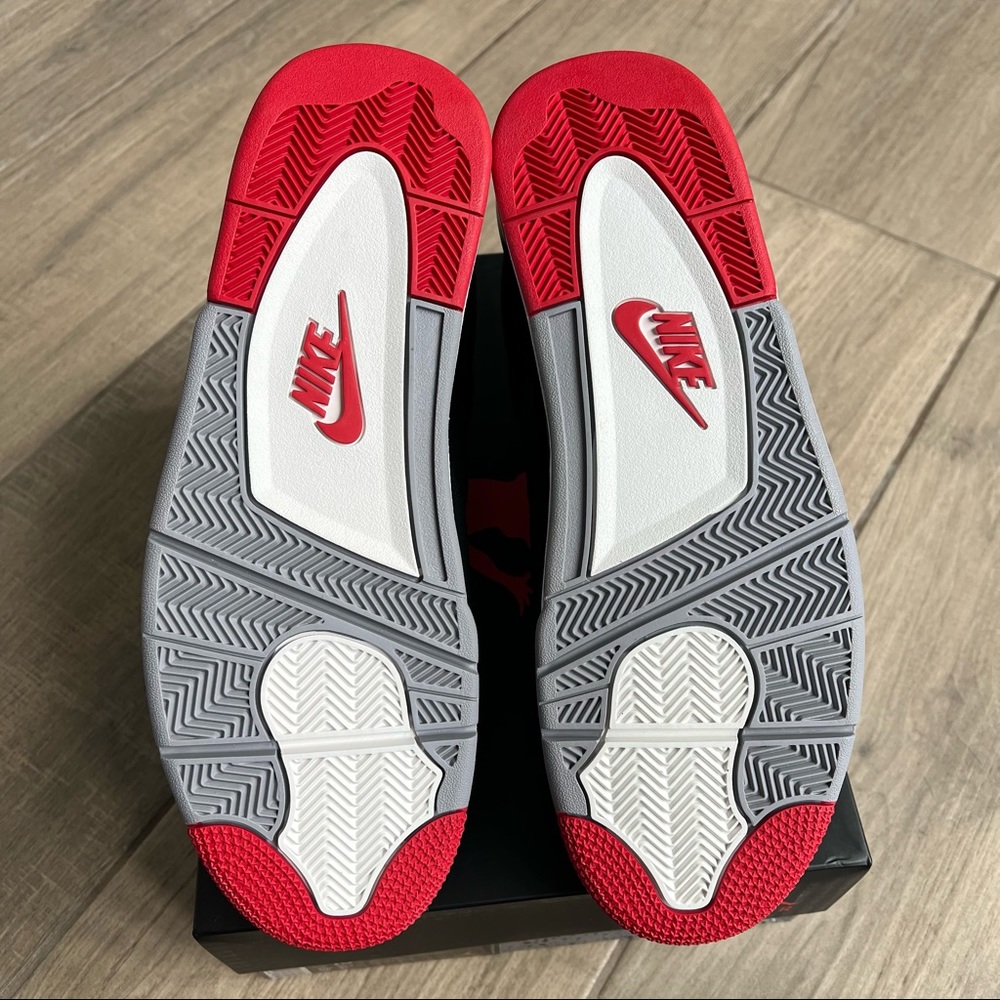 JORDAN 4 RETRO BRED (2019) - Picture 7 of 9